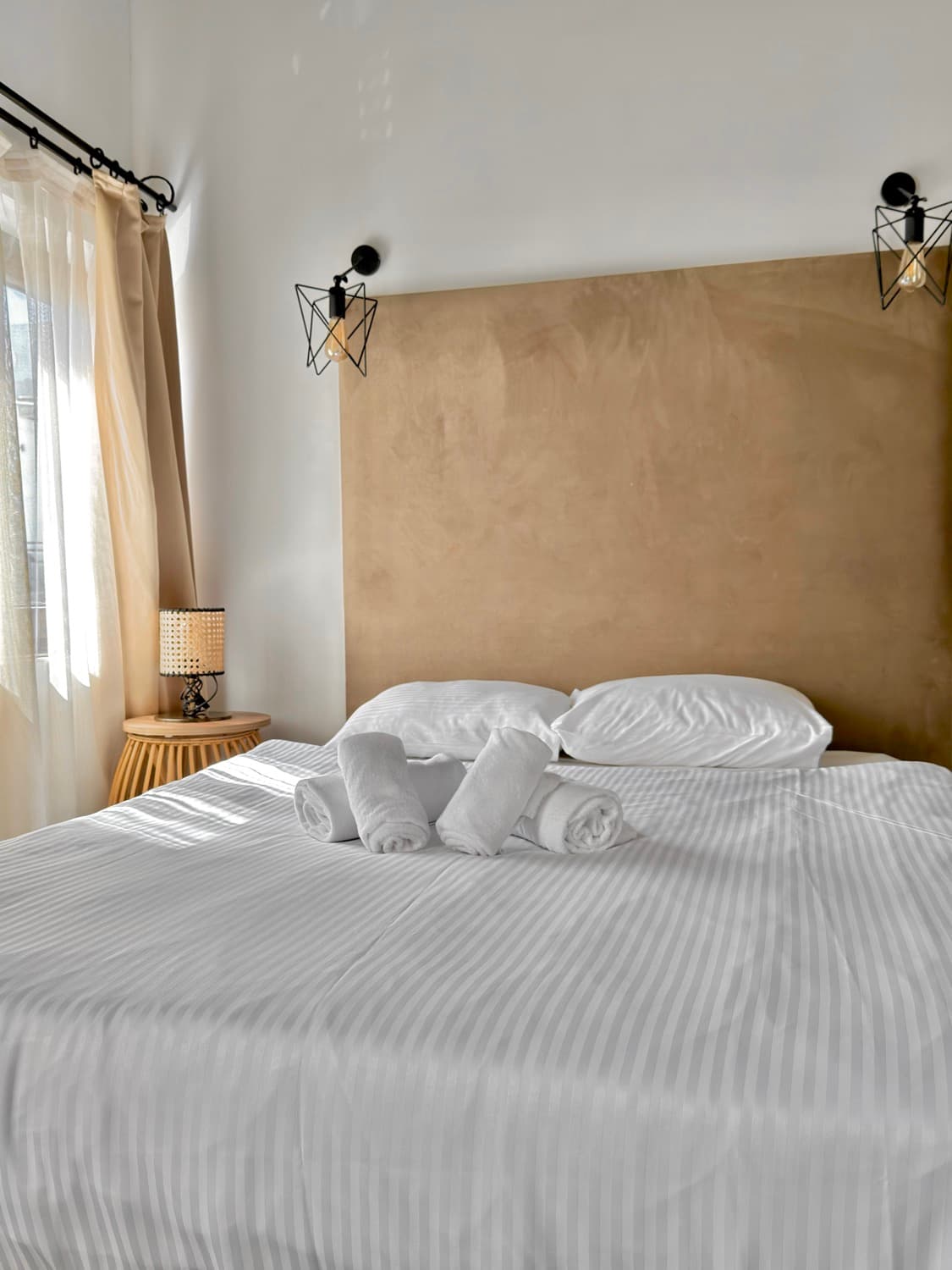 Interior of Avenue Hotel, Girne